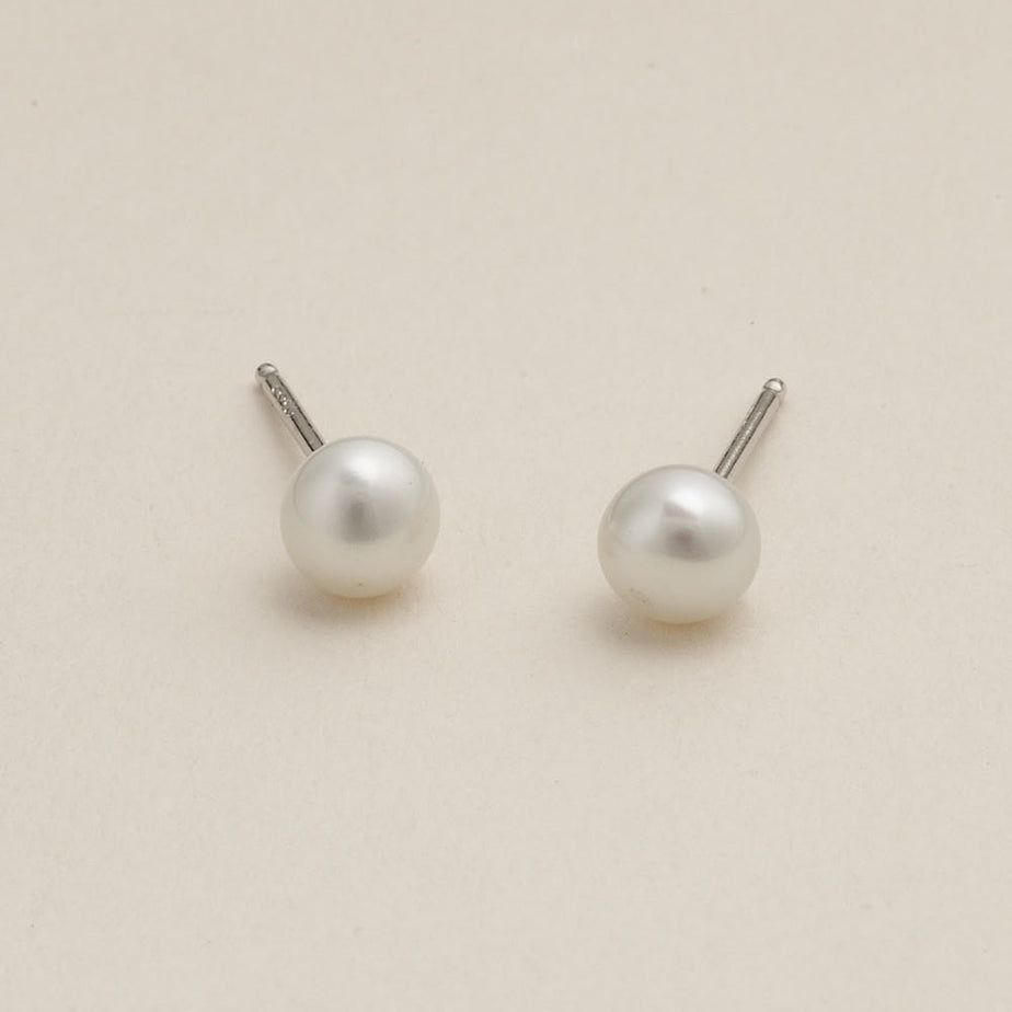Jersey Pearl Signature Button Pearl Stud Earrings 5-5.5mm