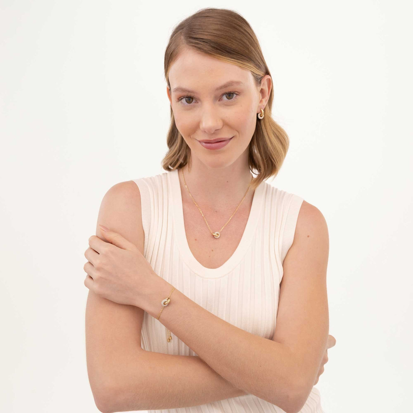 BOSS Live Precious Gold Plated Stainless Steel Circle Link Pendant Ladies Necklace