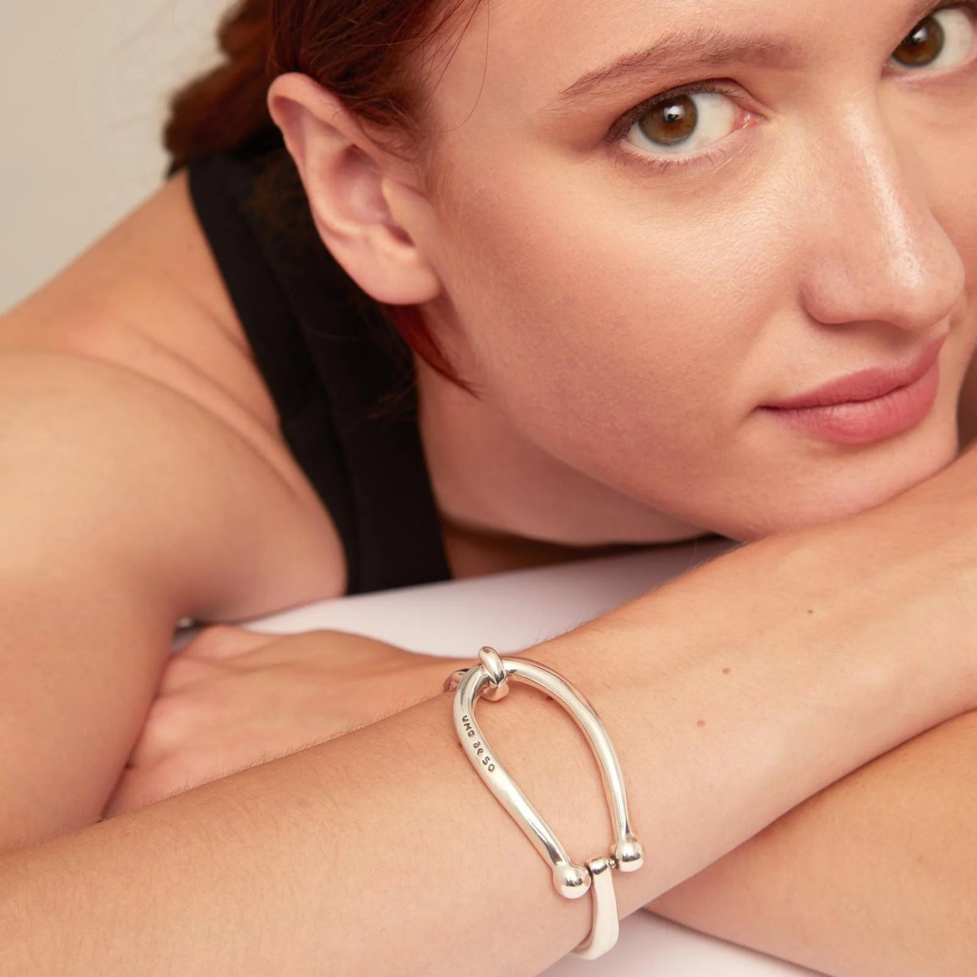 Uno De 50 Rigid Silver-plated Bracelet With Large Link and Inner Spring
