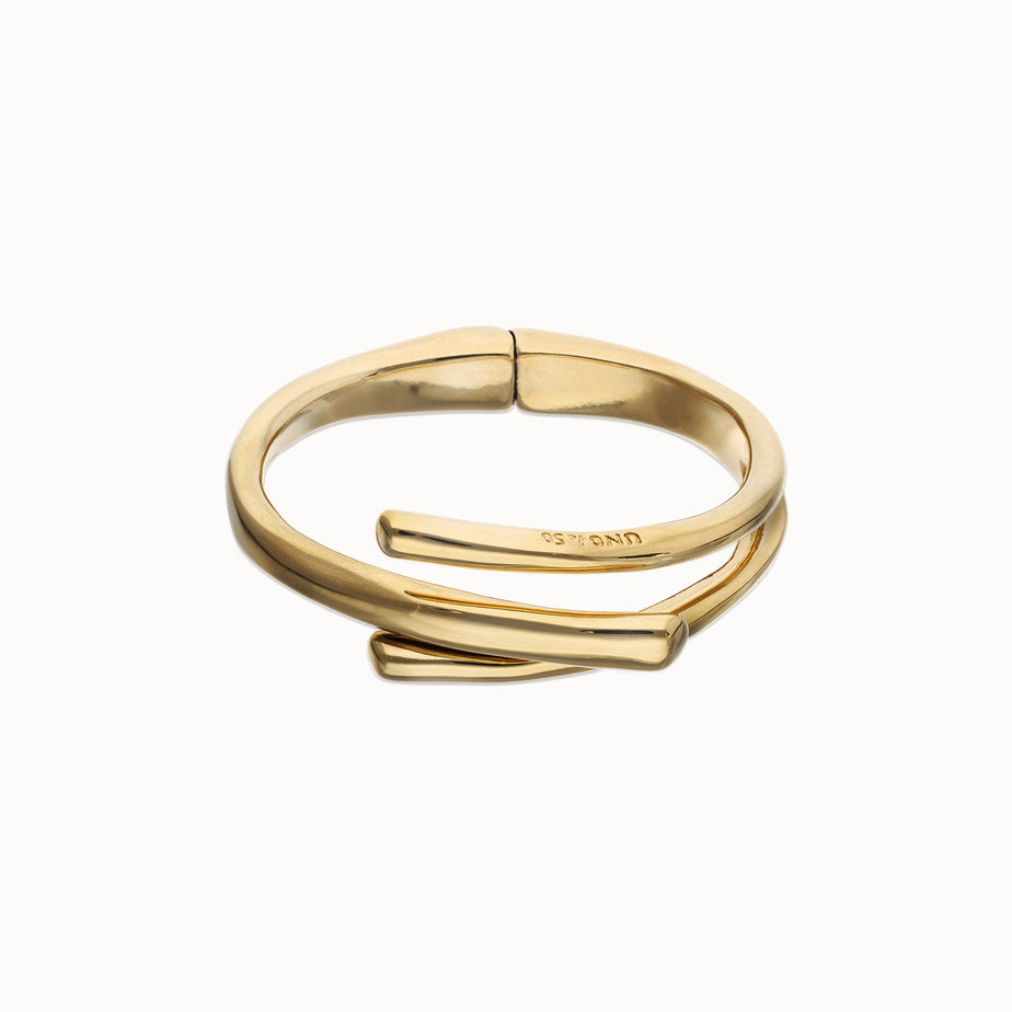 Uno de 50 Gold Intertwined Organic Shaped Bangle