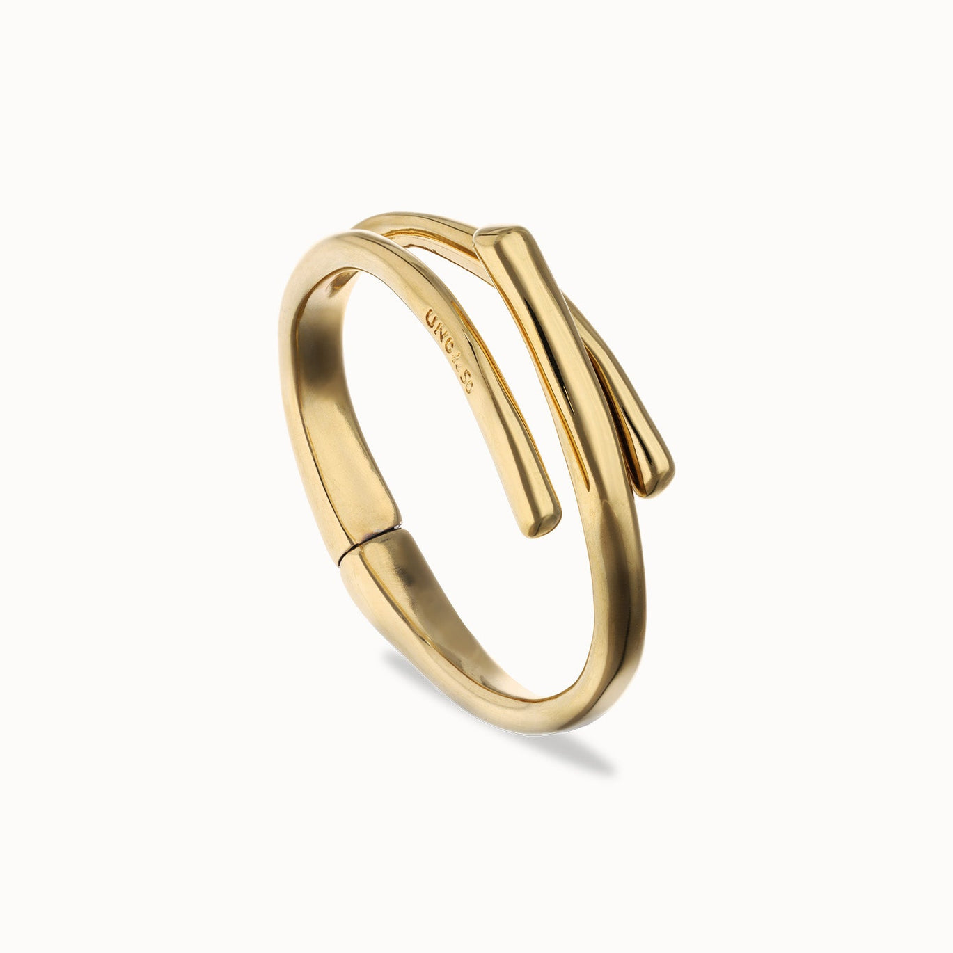 Uno de 50 Gold Intertwined Organic Shaped Bangle