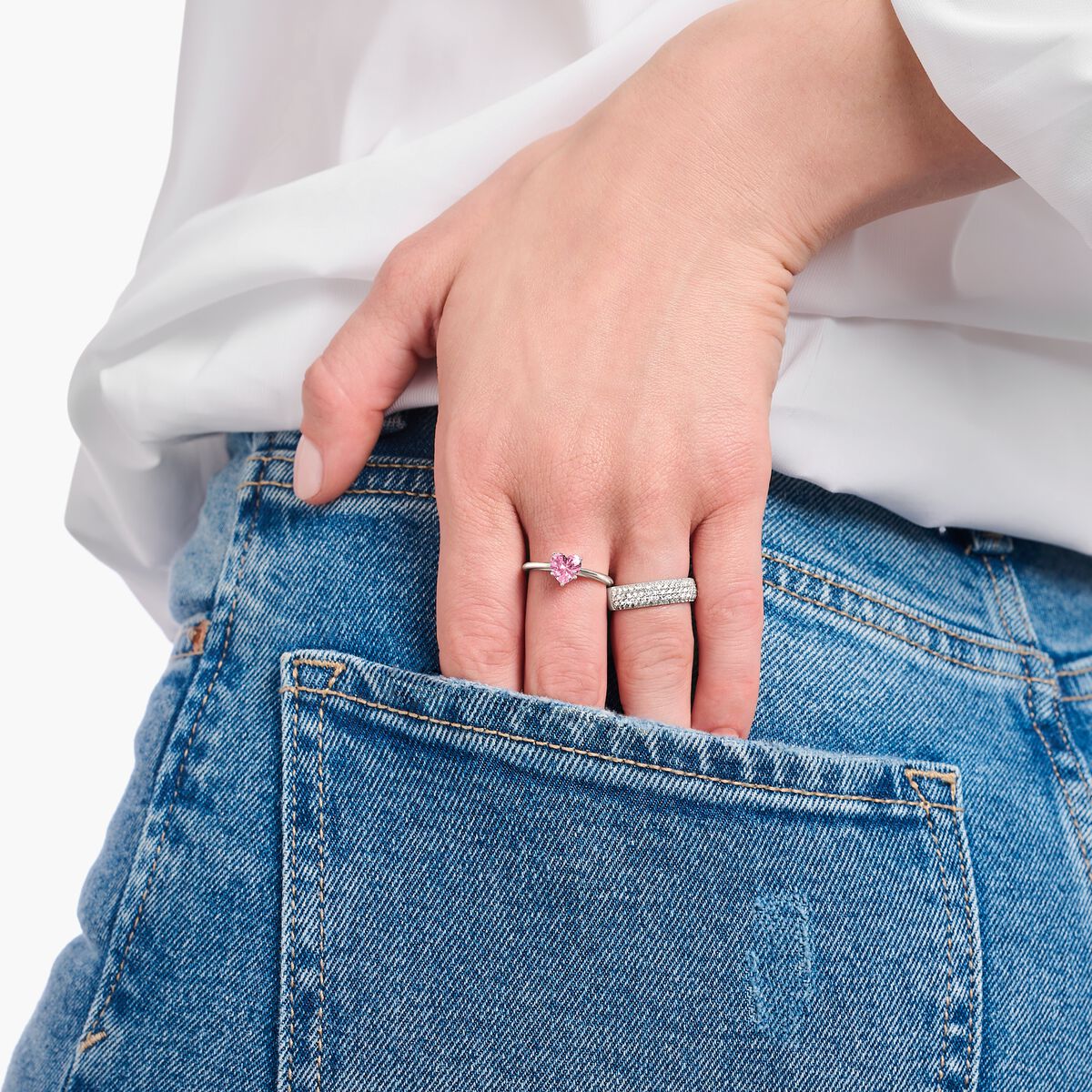 Thomas Sabo Silver ring with pink, heart-shaped zirconia