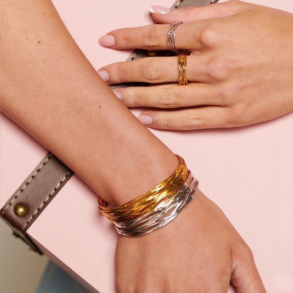 Hot Diamonds String Ring