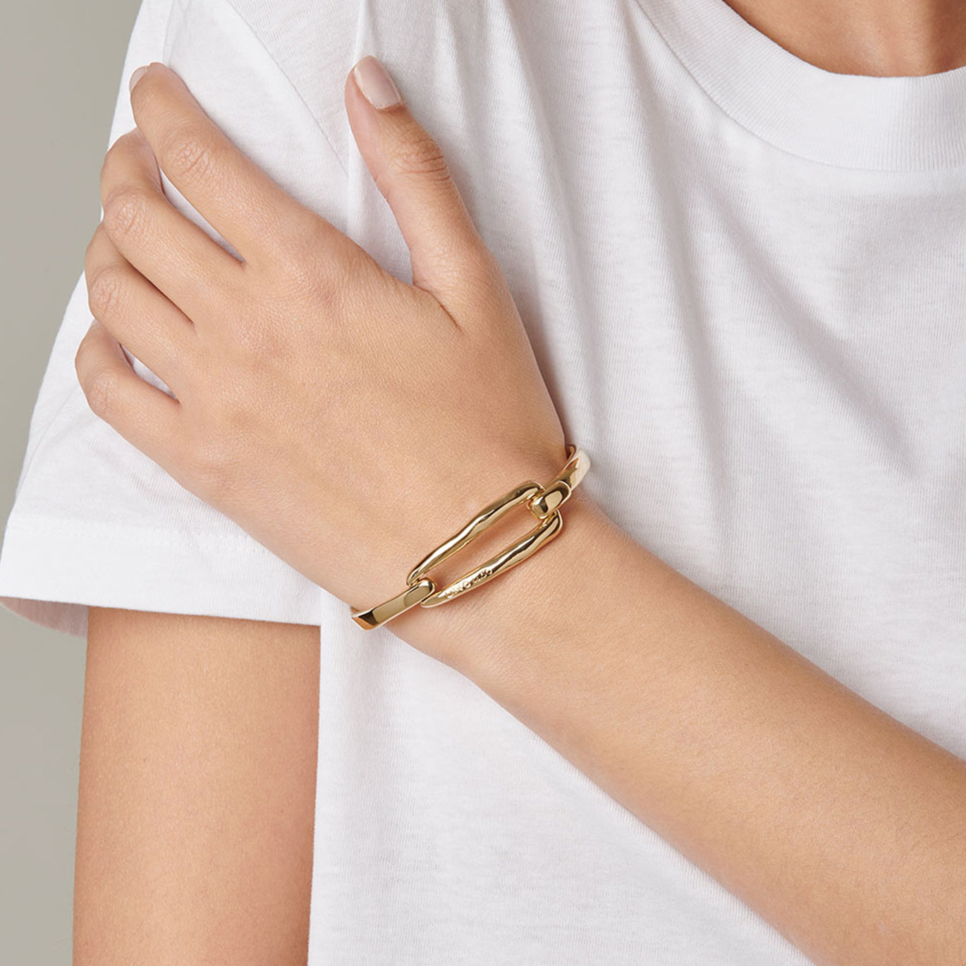 UNO de 50 Gold Tone Buckle Bangle Bracelet