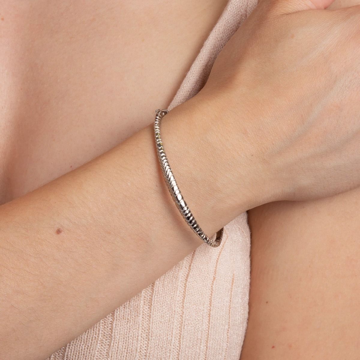 Sand Dune Ripple Texture Hinged Bangle