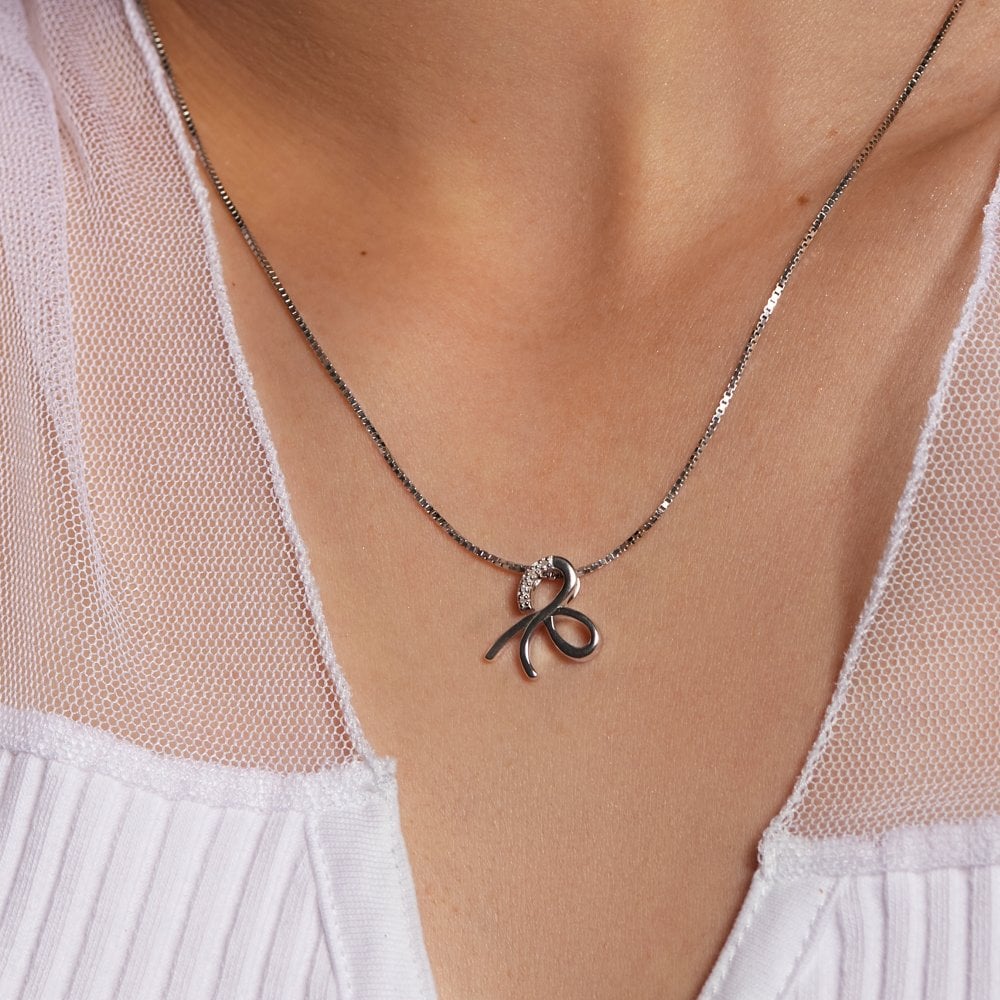Hot shop diamonds pendant